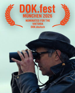 Jetzt ist es offiziell! WATCHING PEOPLE WATCHING BIRDS feiert seine Deutschland-Premiere auf dem 41. @dokfest München, wo wir im Deutschen Wettbewerb laufen und für die VIKTORIAS nominiert sind 🏆 🥳 Der Film ist außerdem Teil der Reihe „ZusammenLeben“.

Mit dem Festival verbindet uns eine lange Geschichte: Schon mit Herr Schmidt und Herr Friedrich (2001), Losers And Winners (2007) und Göttliche Lage (2014) liefen wir in München. An insgesamt vier Terminen wird der Film gezeigt. 

➡️ Freitag, 8. Mai
18:00 Uhr
@riofilmpalast 
Deutschlandpremiere mit Anwesenheit der Regie

➡️ Sonntag, 10. Mai
11:00 Uhr
@theatiner.film 

➡️ Dienstag, 12. Mai
20:00 Uhr
@neuesmaxim 

➡️ Donnerstag, 14. Mai
16:00 Uhr
@hffmuenchen Kino 2

Alle Infos, Termine, und eine kleine Überraschung folgen hier in den nächsten Tagen! ... 🤫🐦‍⬛

____

It’s official! WATCHING PEOPLE WATCHING BIRDS is celebrating its German premiere at the 41st @dokfest Munich where it is nominated for the VIKTORIAS 🏆 🥳 The film is part of the “ZusammenLeben” as well.

We have a long history with the festival: We’ve screened films in Munich before, including Herr Schmidt und Herr Friedrich (2001), Losers And Winners (2007), and Göttliche Lage (2014). The film will be shown on a total of four dates. 

➡️ Friday, May 8th
18:00 
Rio Filmpalast Kino 1
German Premiere with directors in attendance

➡️ Sunday, May 10th
11:00 
Theatiner

➡️ Tuesday, May 12th
20:00 
Neues Maxim

➡️ Thursday, May 14th
16:00 
HFF Kino 2

All the details and a little surprise will be posted here in the coming days! ... 🤫🐦‍⬛

#loekenfranke #watchingpeoplewatchingbirds #birding #dokfest #munchen