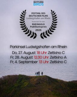 Nächster Festivalstop ist die Parkinsel nach Ludwigshafen, beim @festivaldesdeutschenfilms . Mit über 130.000 Besuchen ist es gemessen an der Besucherzahl das zweitgrößte Filmfestival Deutschlands. Dort wird WATCHING PEOPLE WATCHING BIRDS an drei spätsommerlichen Terminen im Zeltkino am Rheinufer gezeigt. ⛺️🌅

➡️ Do 27. Aug — 18.00 Uhr — Zeltkino C
➡️ Fr 28. Aug. — 12.30 Uhr — Zeltkino A
➡️ Fr 04. Sept. —  13.00 Uhr — Zeltkino C

💬 Über den Film schreibt Intendant Dr. Michael Kötz: „Mit großer Ruhe und Geduld geht dieser Film vor, nichts für Eilige, die gleich wissen wollen, um was es geht – aber eine Freude für all jene, die ihn einfach genießen, diesen sinnlich-ökologischen Film.“ 

🍿Der Vorverkauf läuft. Wir freuen uns sehr!

___

The next stop on the festival tour is Parkinsel in Ludwigshafen, at the Festival des Deutschen Films. With over 130,000 visitors, it is Germany’s second-largest film festival in terms of attendance. There, WATCHING PEOPLE WATCHING BIRDS will be screened on three late-summer dates at the Zeltkino on the banks of the Rhine.

Thu, Aug. 27 — 6:00 p.m. — Tent Cinema C
Fri, Aug. 28 — 12:30 p.m. — Tent Cinema A
Fri, Sept. 4 — 1:00 p.m. — Tent Cinema C

Artistic Director Dr. Michael Kötz writes about the film: “This film unfolds with great calm and patience; it’s not for those in a hurry who want to know right away what it’s about - but it’s a delight for all those who simply want to enjoy this sensual and ecological film.” 

Advance tickets are now on sale. We’re very much looking forward to it!